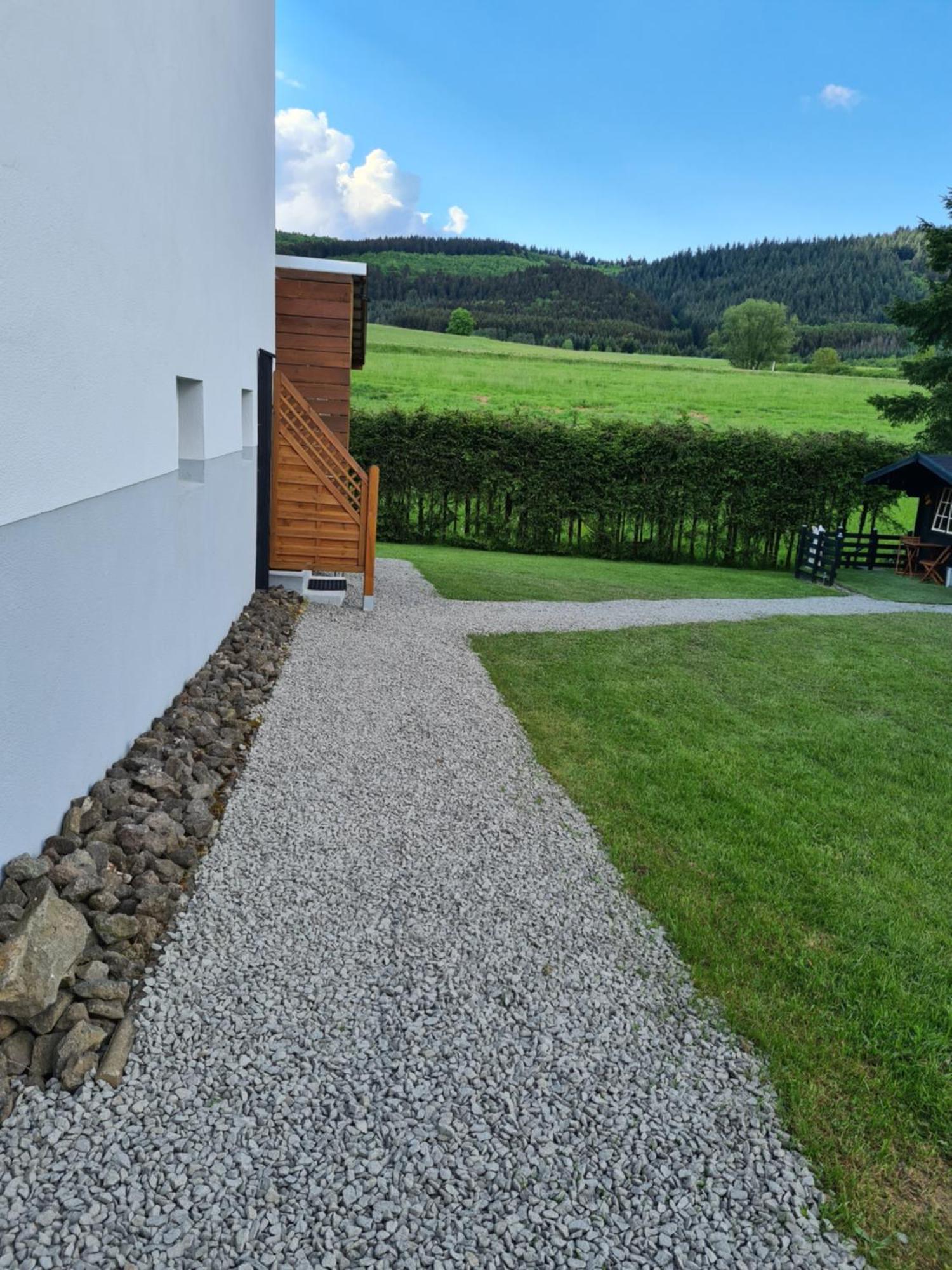 Guesthouse Wallenborn - Lodge Bagian luar foto