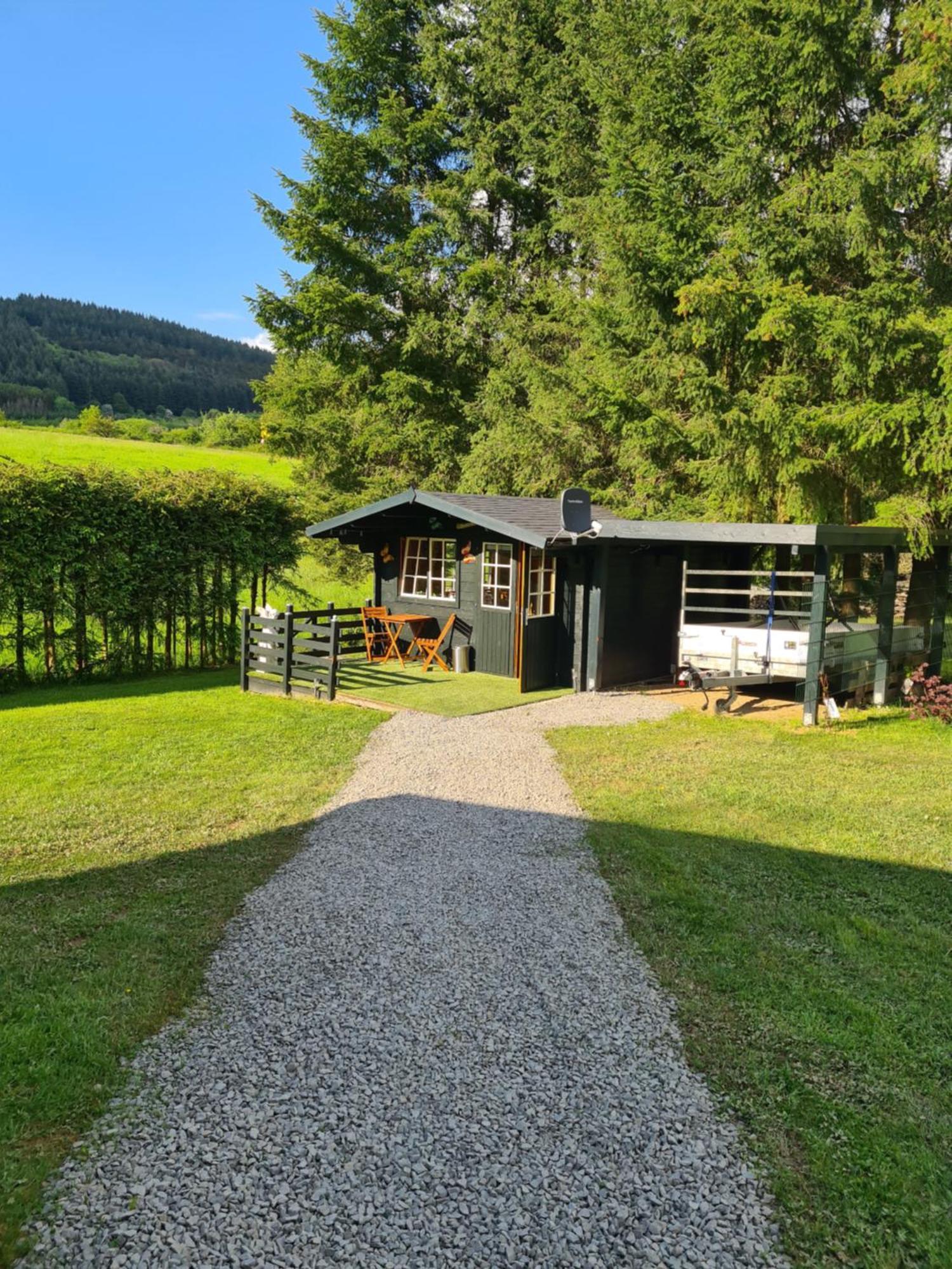 Guesthouse Wallenborn - Lodge Bagian luar foto